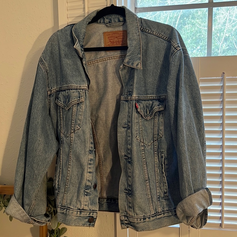 Levi’s oversized jean jacket Large unisex mens womens